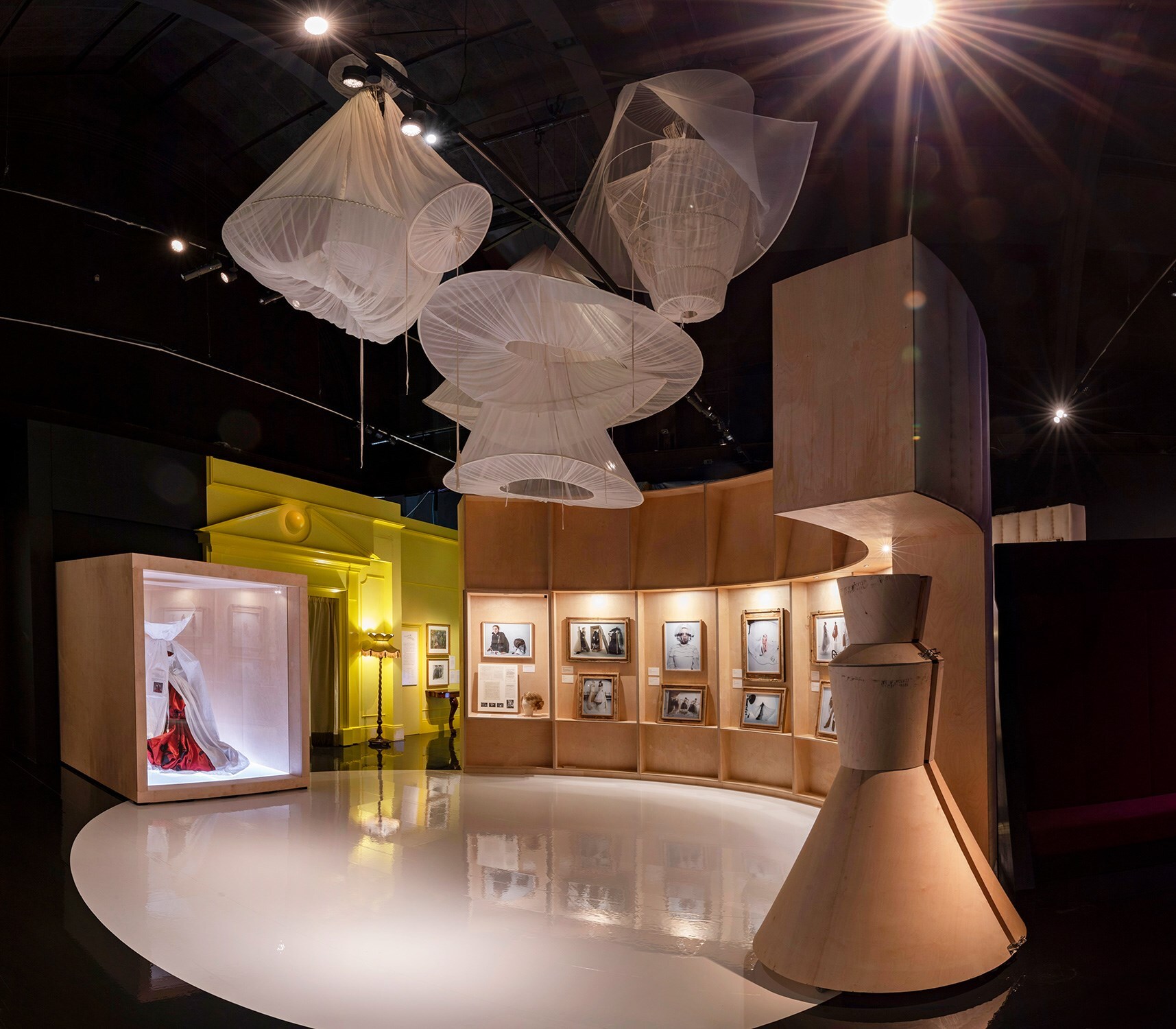 V&amp;A-Tim-Walker-Wonderful-Things-Exhibition-Install