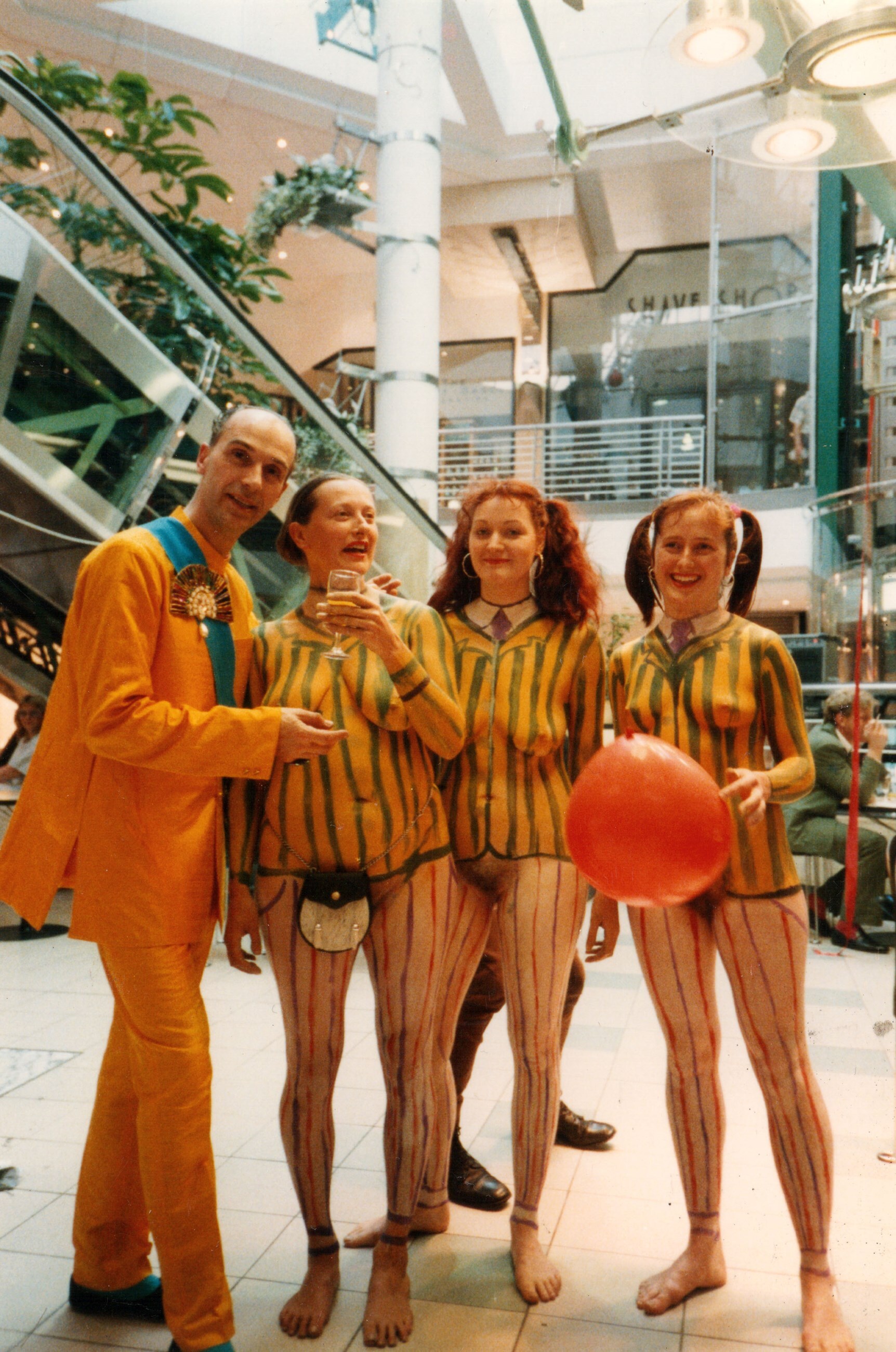 Neo Naturists, Opening a shopping centre in the Ki