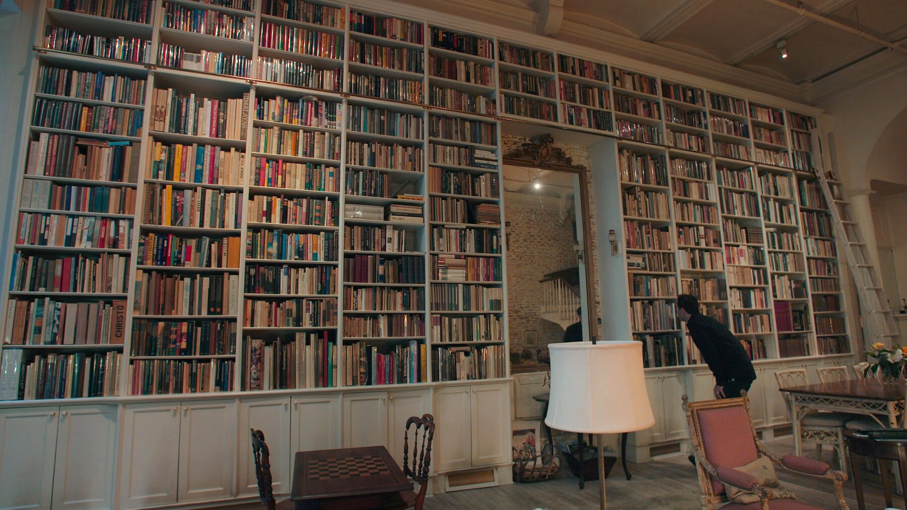Booksellers_AdamWeinberger_bookshelf