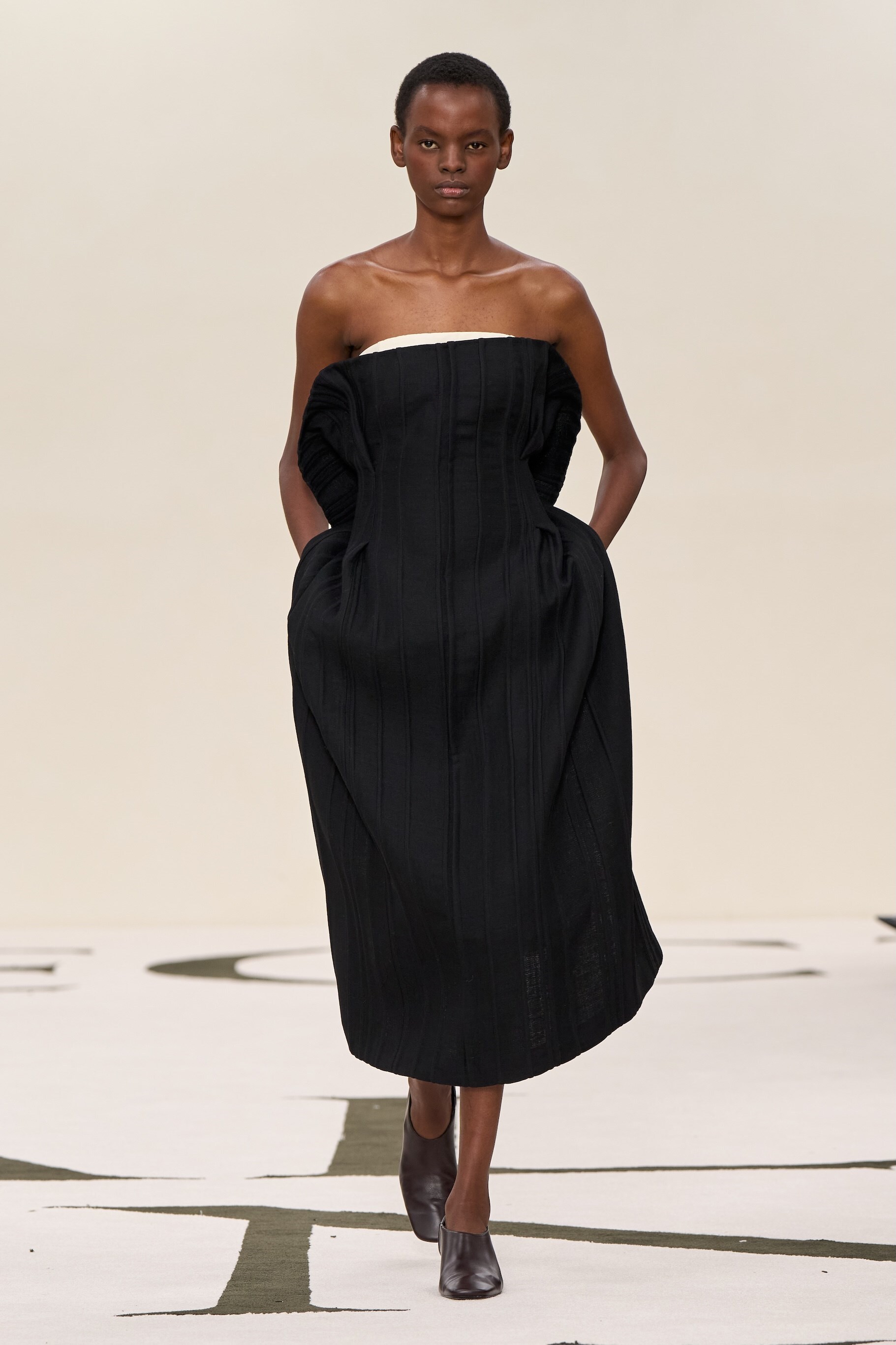 Calvin Klein Collection Autumn/Winter 2025 Veronica Leoni