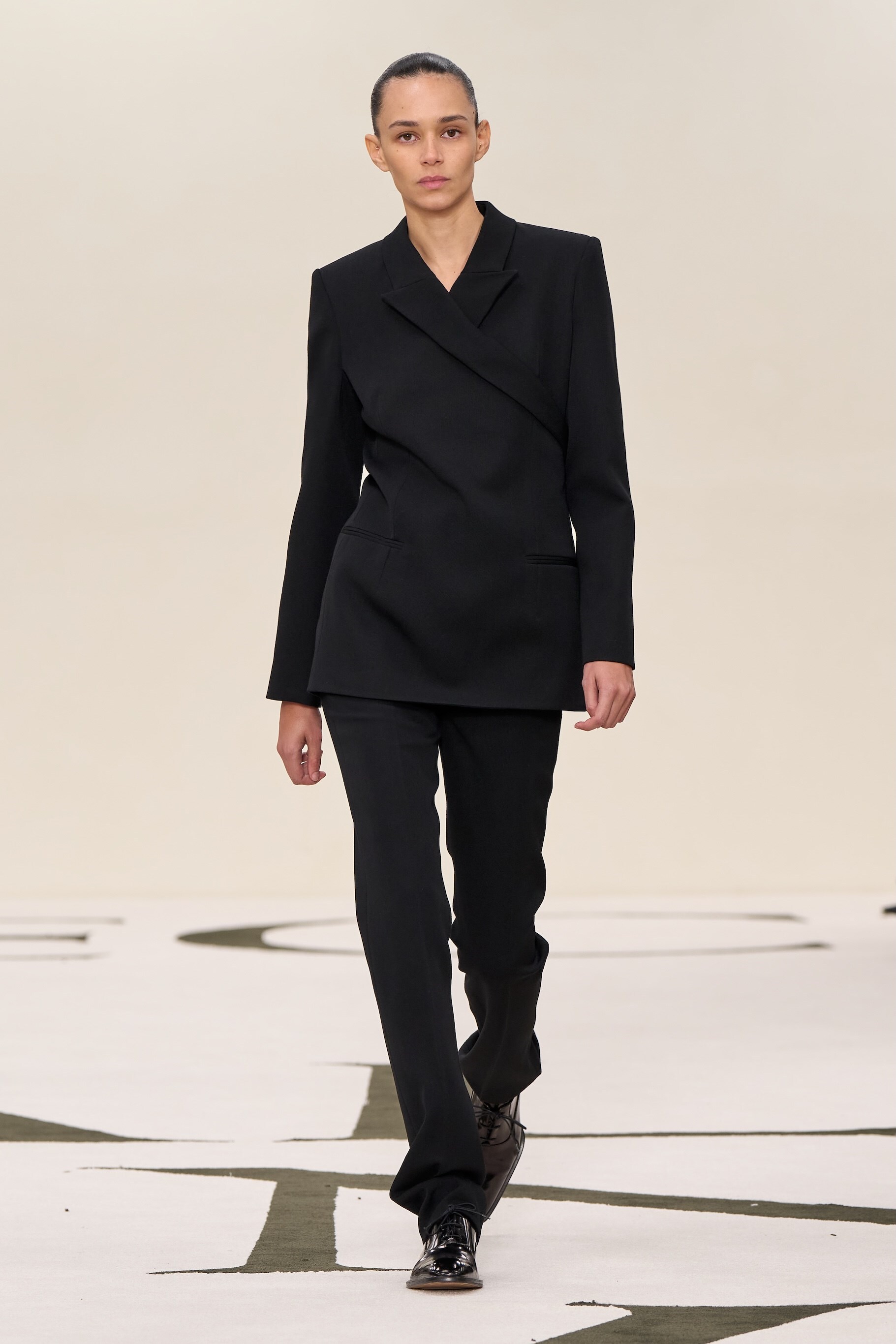 Calvin Klein Collection Autumn/Winter 2025 Veronica Leoni