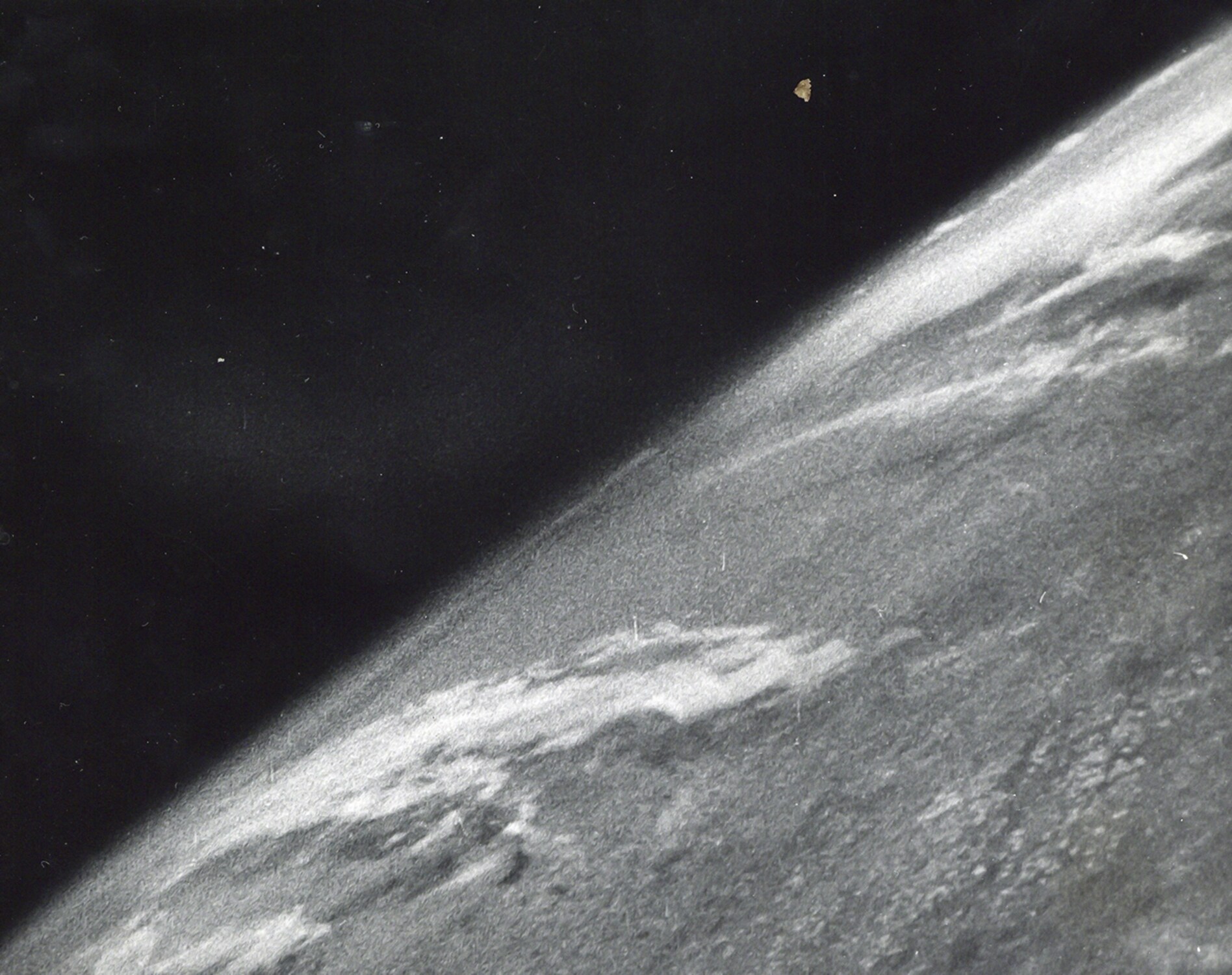 Clyde Holliday, The first photograph from space, 24 October 