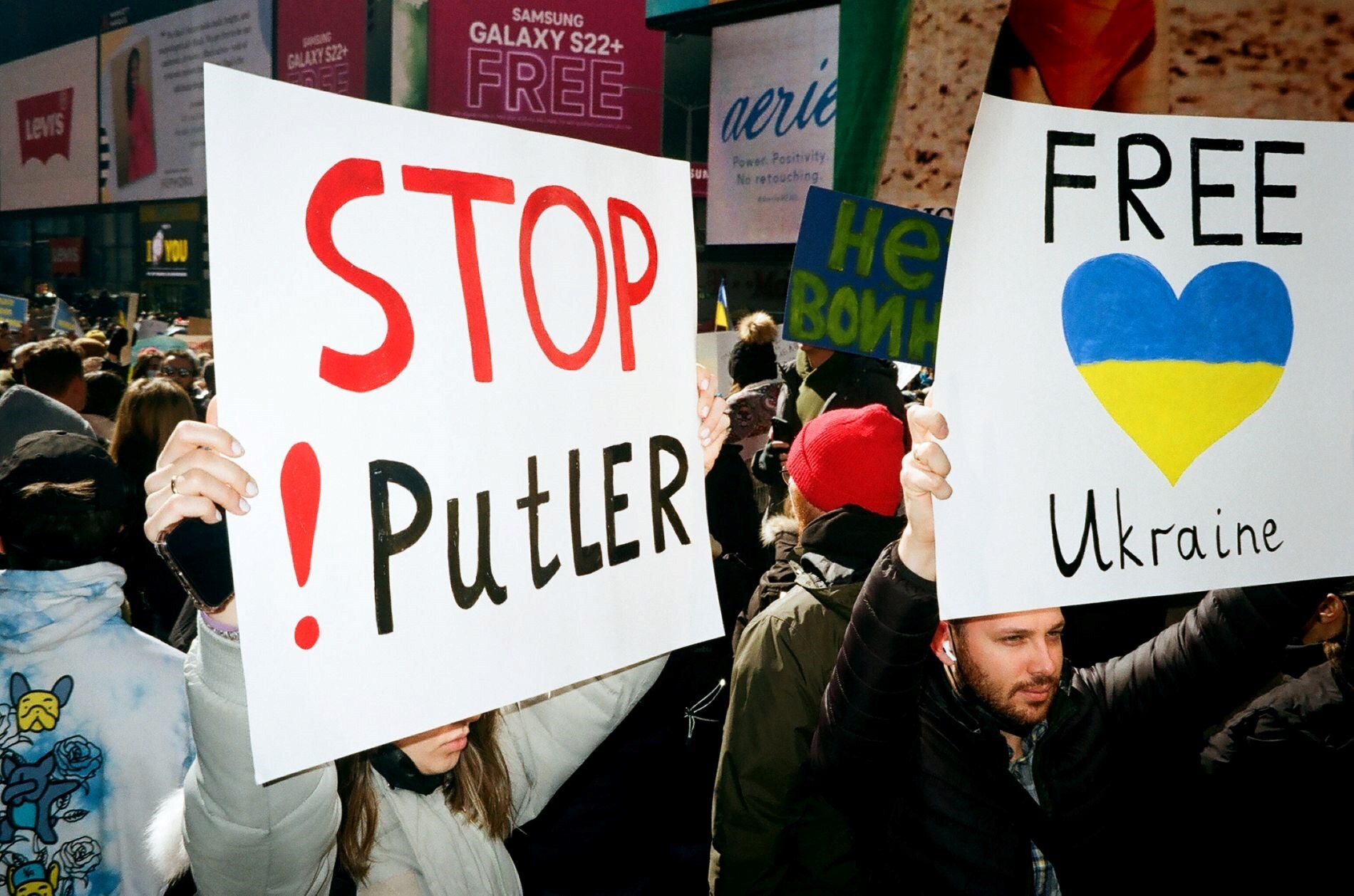 New Yorkers Protest Against The War in Ukraine