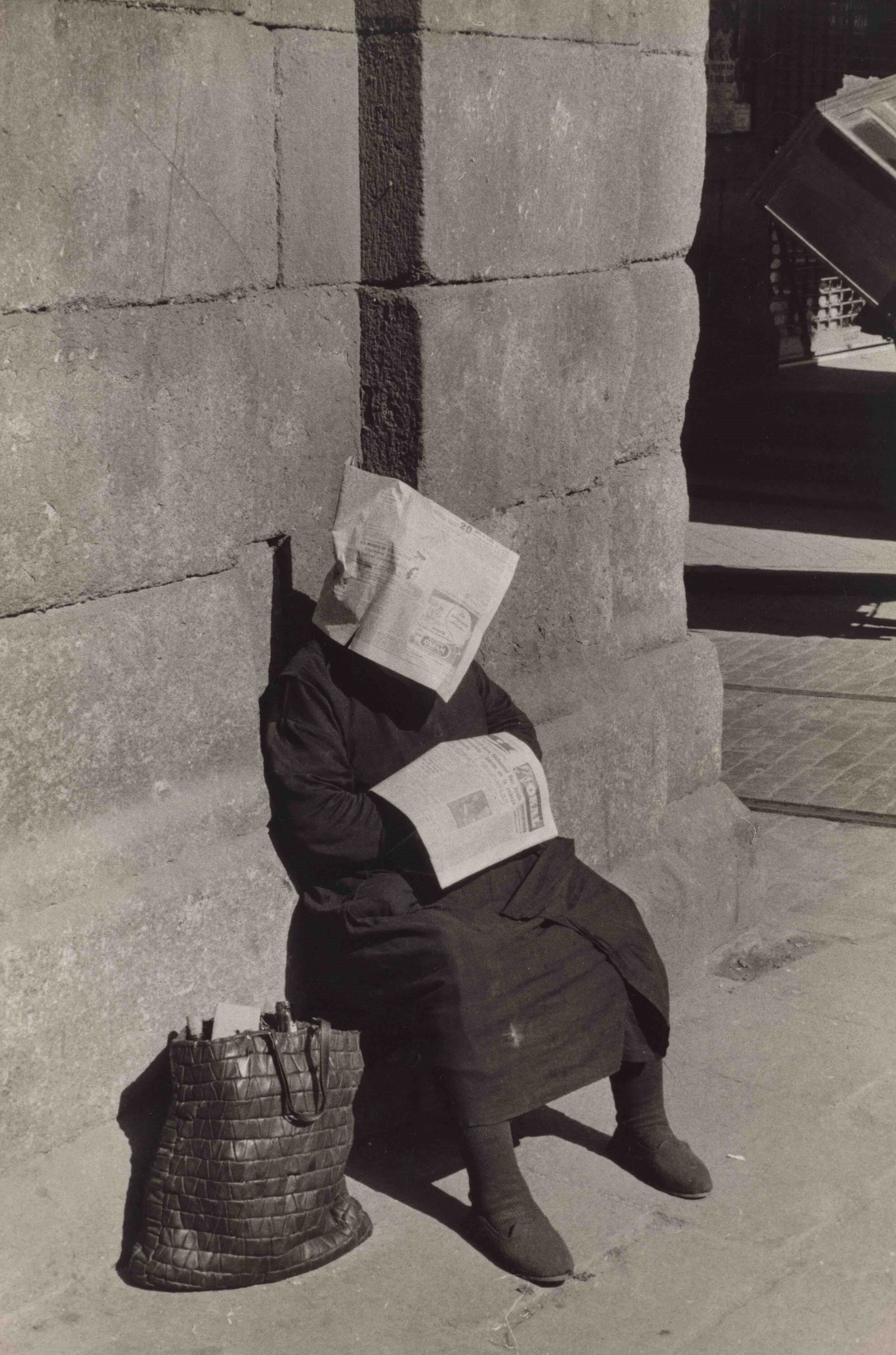 Inge Morath, Siesta of the Lottery Vendor, Plaza Mayor