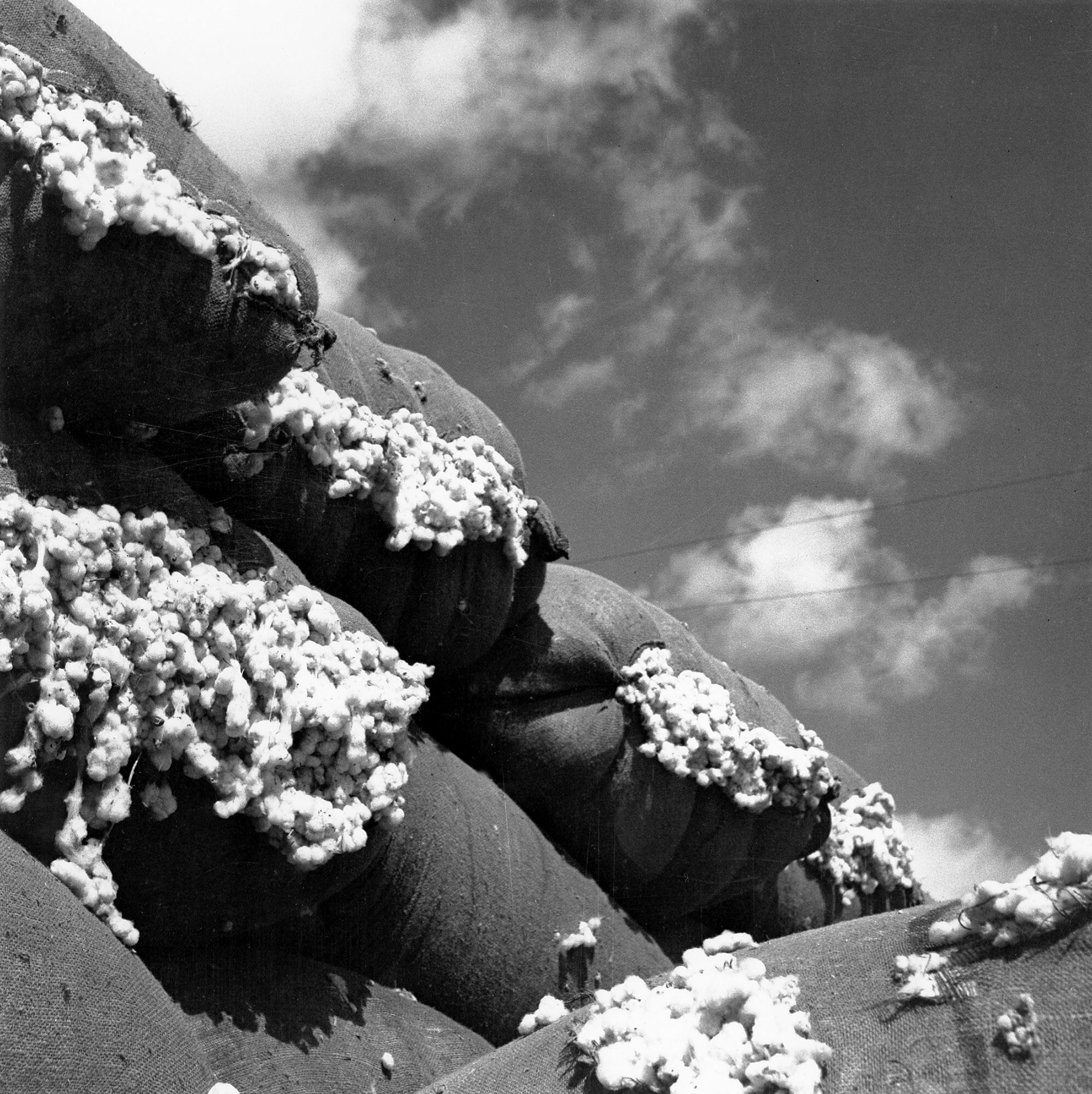 Lee Miller The Cloud Factory, Assyut, Egypt 1939. 