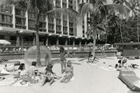 Duncan-McCosker,-Waikiki-Beach,-Hawaii,-1983,-vint
