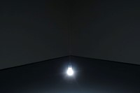 Katie_Paterson_Light_bulb_to_Simulate_Moonlight_3