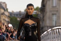 Ala&#239;a Winter-Spring 2023 show L&#233;opold S&#233;dar Senghor bridge