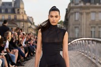 Ala&#239;a Winter-Spring 2023 show L&#233;opold S&#233;dar Senghor bridge