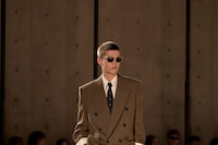 SAINT LAURENT_FASHION_SHOW_MEN_WINTER25_RUNWAY_13_