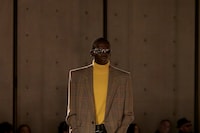 SAINT LAURENT_FASHION_SHOW_MEN_WINTER25_RUNWAY_17_