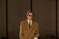 SAINT LAURENT_FASHION_SHOW_MEN_WINTER25_RUNWAY_24_