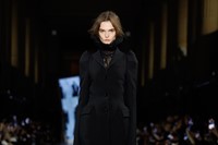 McQueen_AW25_Look_01