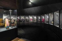 Schiaparelli: Fashion Becomes Art 