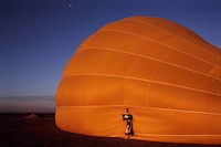 Travel to the Sun Zomer Vincent van de Wijngaard Imruh Asha