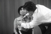 Yoko Ono&#39;s Cut performance, 1964