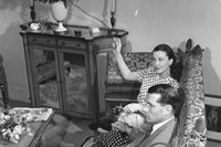 Vivien Leigh, Laurence Olivier and New Boy at home, 1946