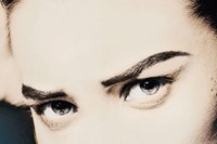 Mia Wasikowska&#39;s eyebrows