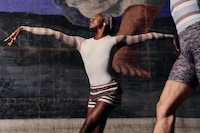 chanel_ft-htsi_le-train-bleu_vivek-vadoliya_300dpi