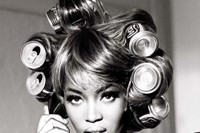 Naomi Campbell with Coca-Cola rollers, photographed by Ellen