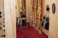 CHOPOVA_LOWENA_STORE_PHOTOS -005