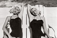 Twins-at-the-Beach_-Nassau_-1949.-Photograph-by-Lo
