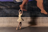 chanel_ft-htsi_le-train-bleu_vivek-vadoliya_300dpi