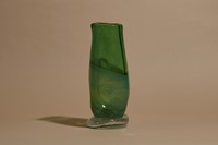 Leo Kaspar, Sharrah green vase