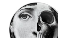 Plate in porcelain by Fornasetti