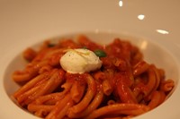 Casarecce with tomato, goat&#39;s cheese and lemon
