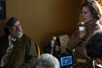 Ricky Tomlinson and Lisa Stansfield on set
