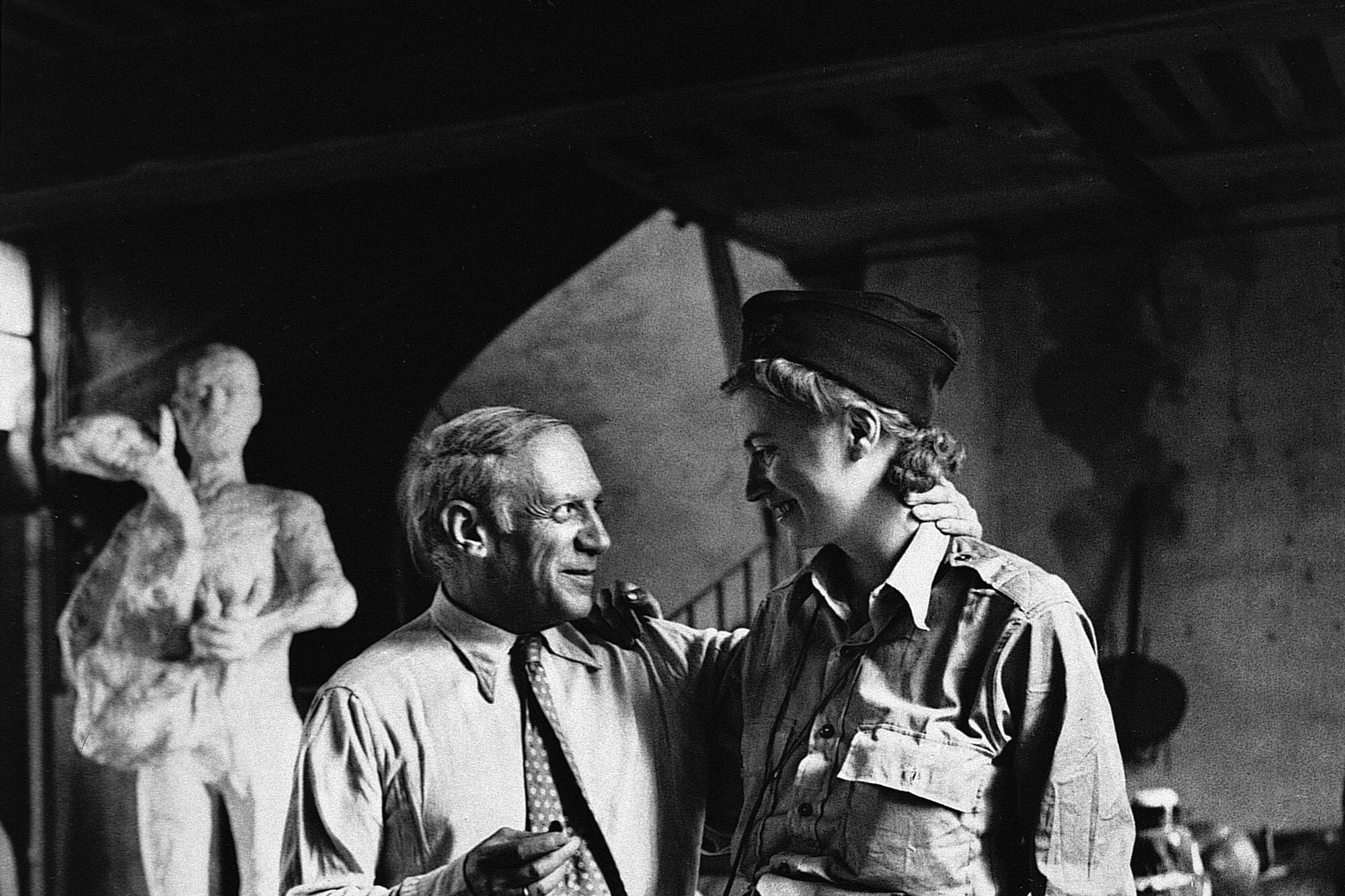 NC0002 1, Lee Miller and Picasso after the liberat