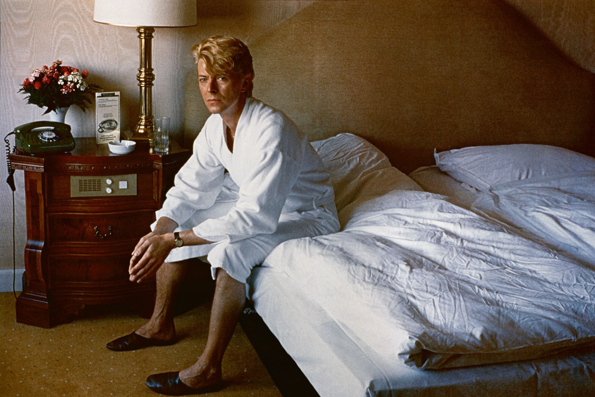 4_Helmut Newton, David Bowie, bedroom Kempinski Ho