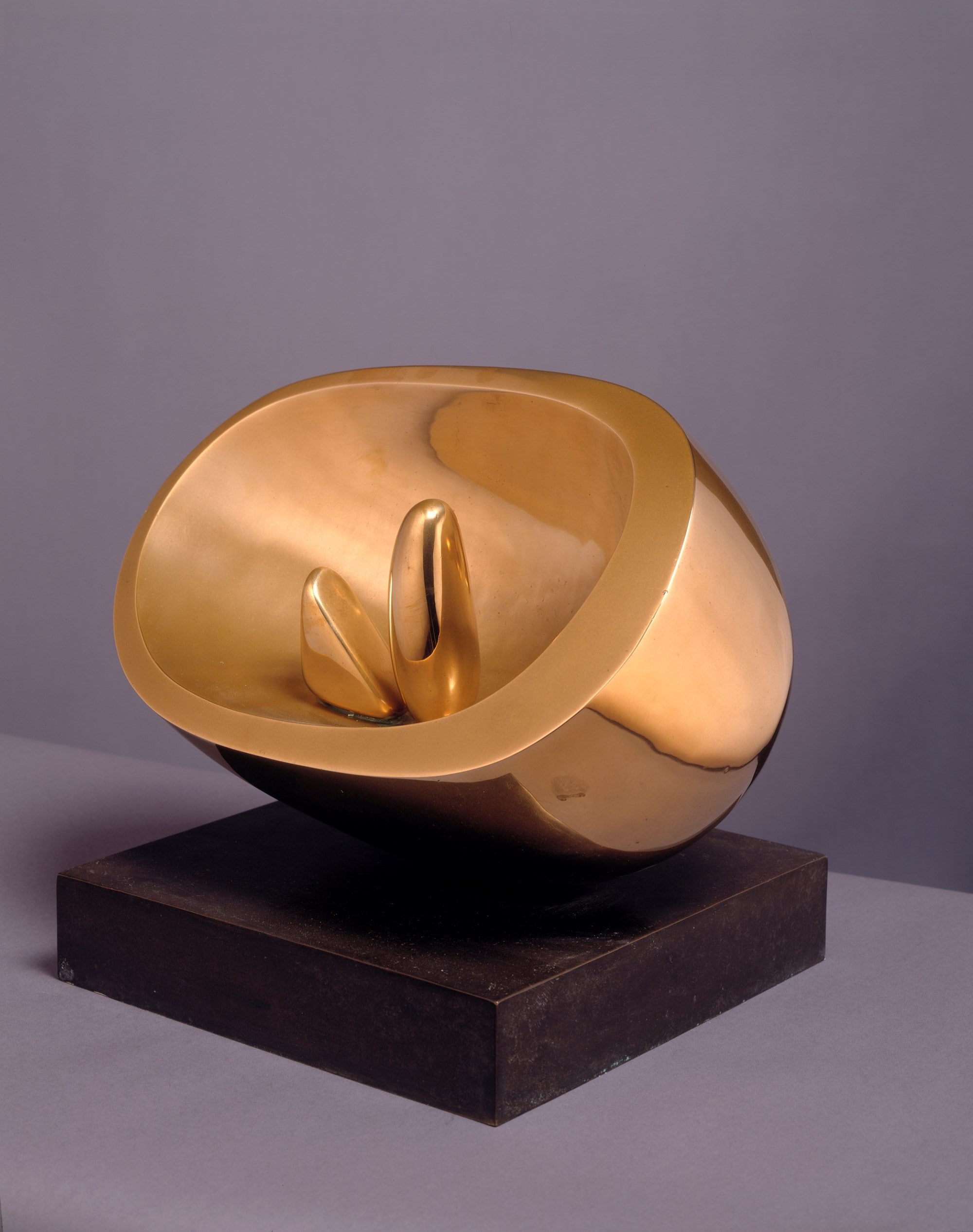 Barbara Hepworth, Oval with Two Forms, 1971, Polis