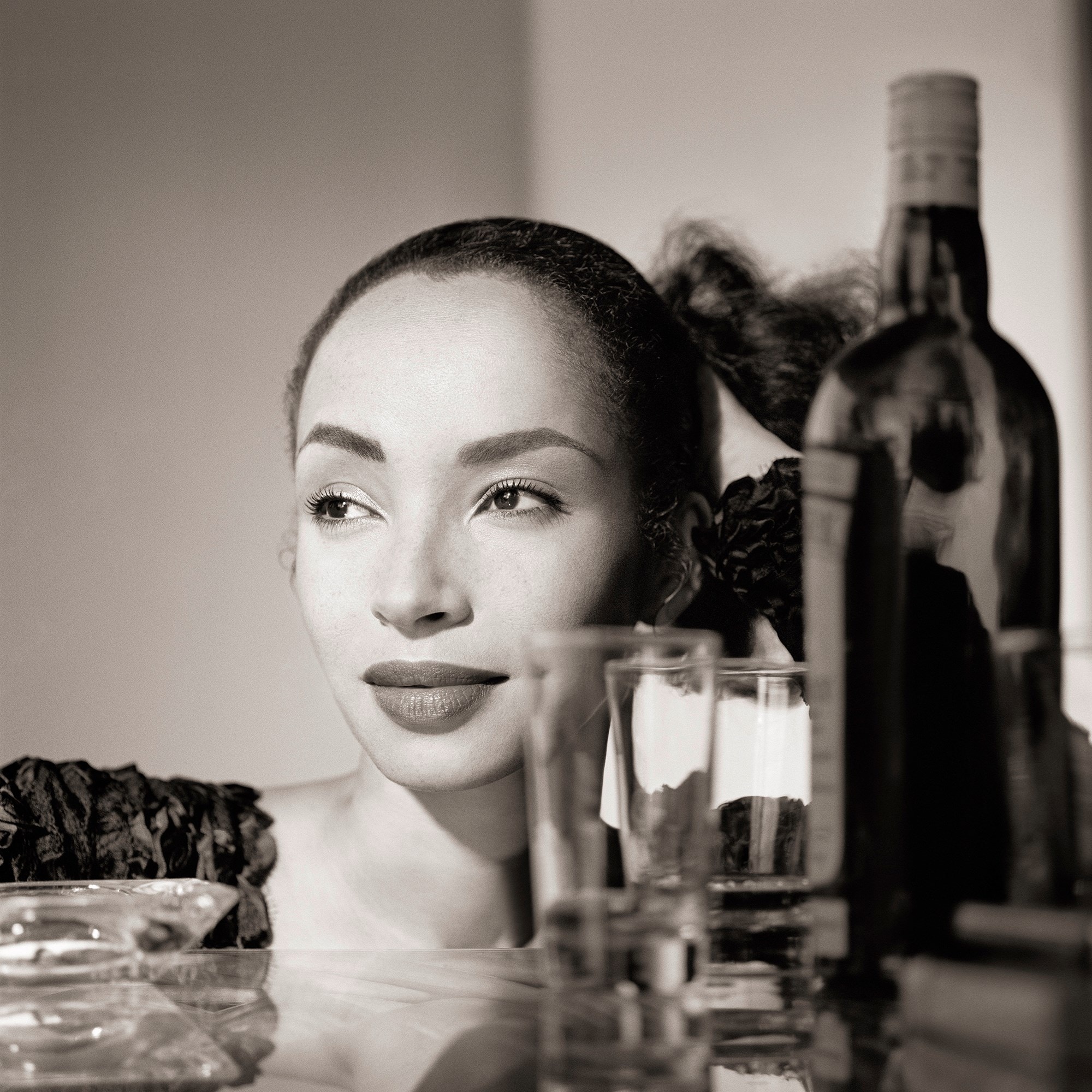 015-Sade-with-Cocktails-1