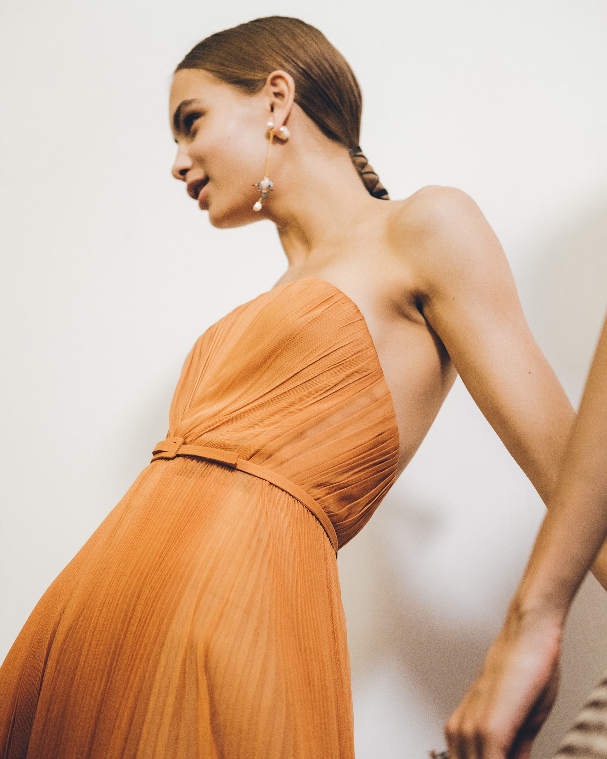 Haute Couture Gowns as Objets d'Art: Deconstructing Dior