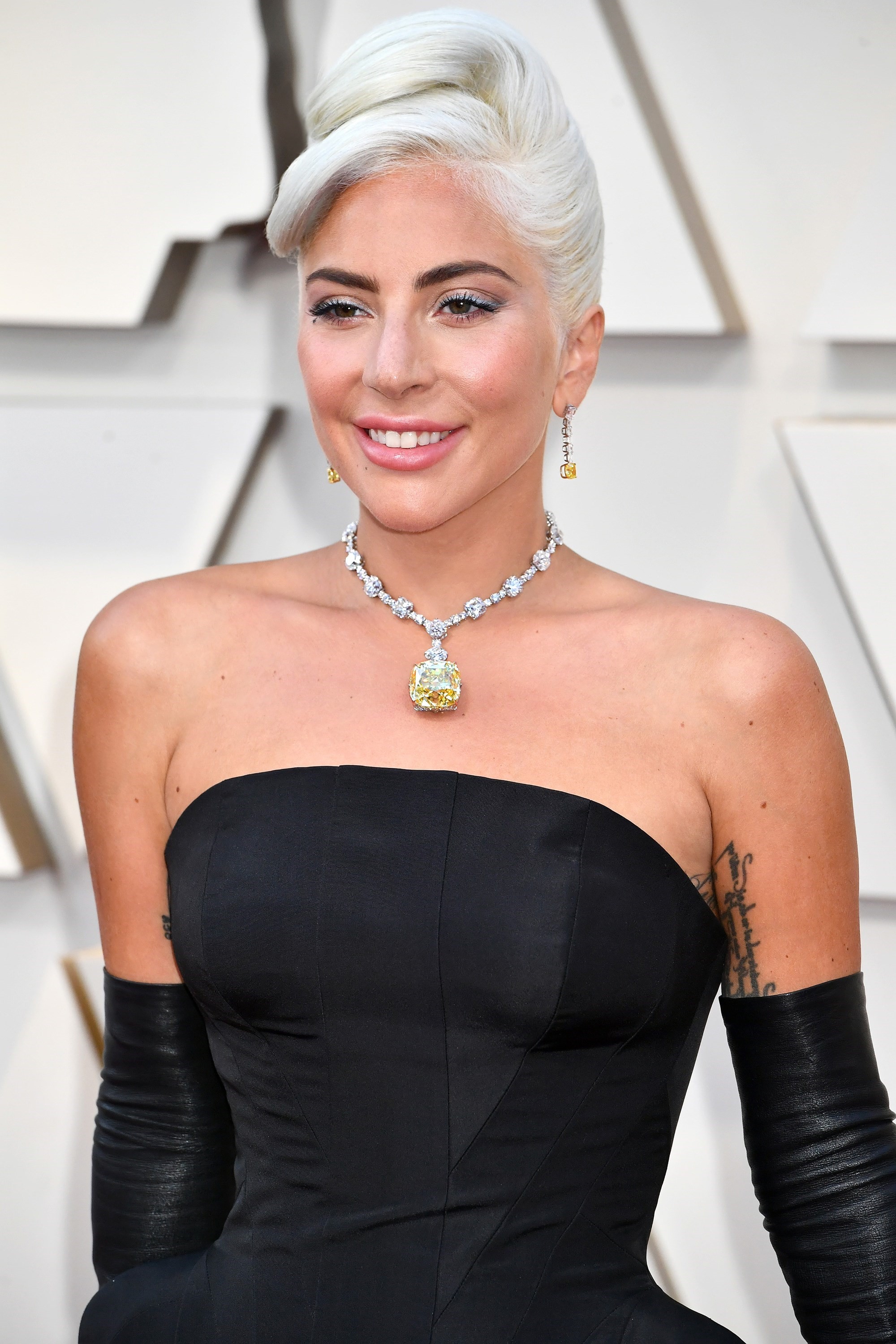 The Story Behind Lady Gaga's 128-Carat Yellow Diamond Oscars Necklace |  AnOther