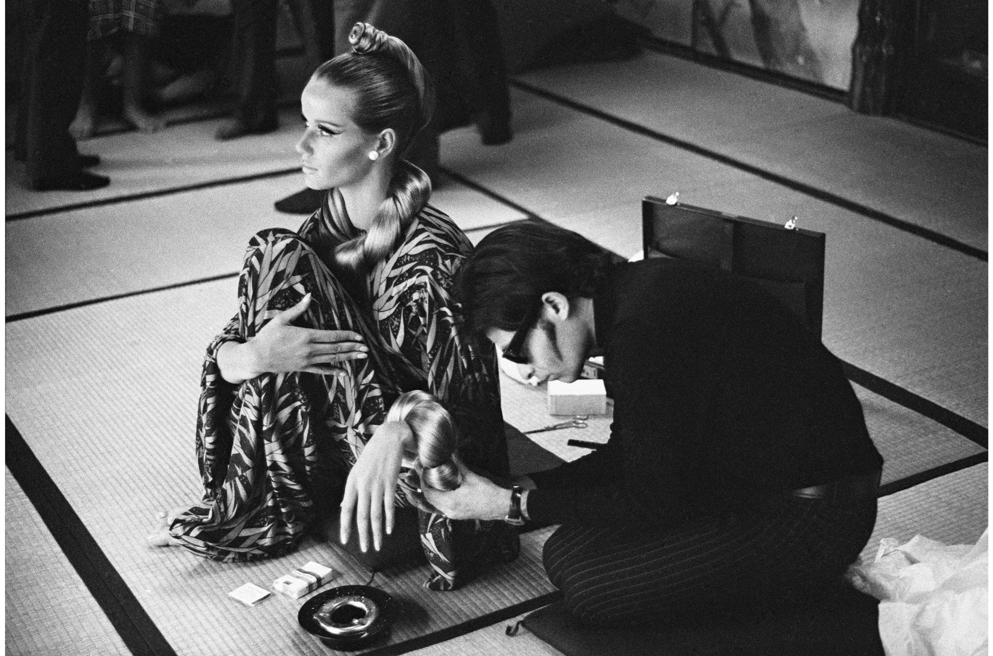 Veruschka+Ara Gallant 1966&#169;GideonLewin.
