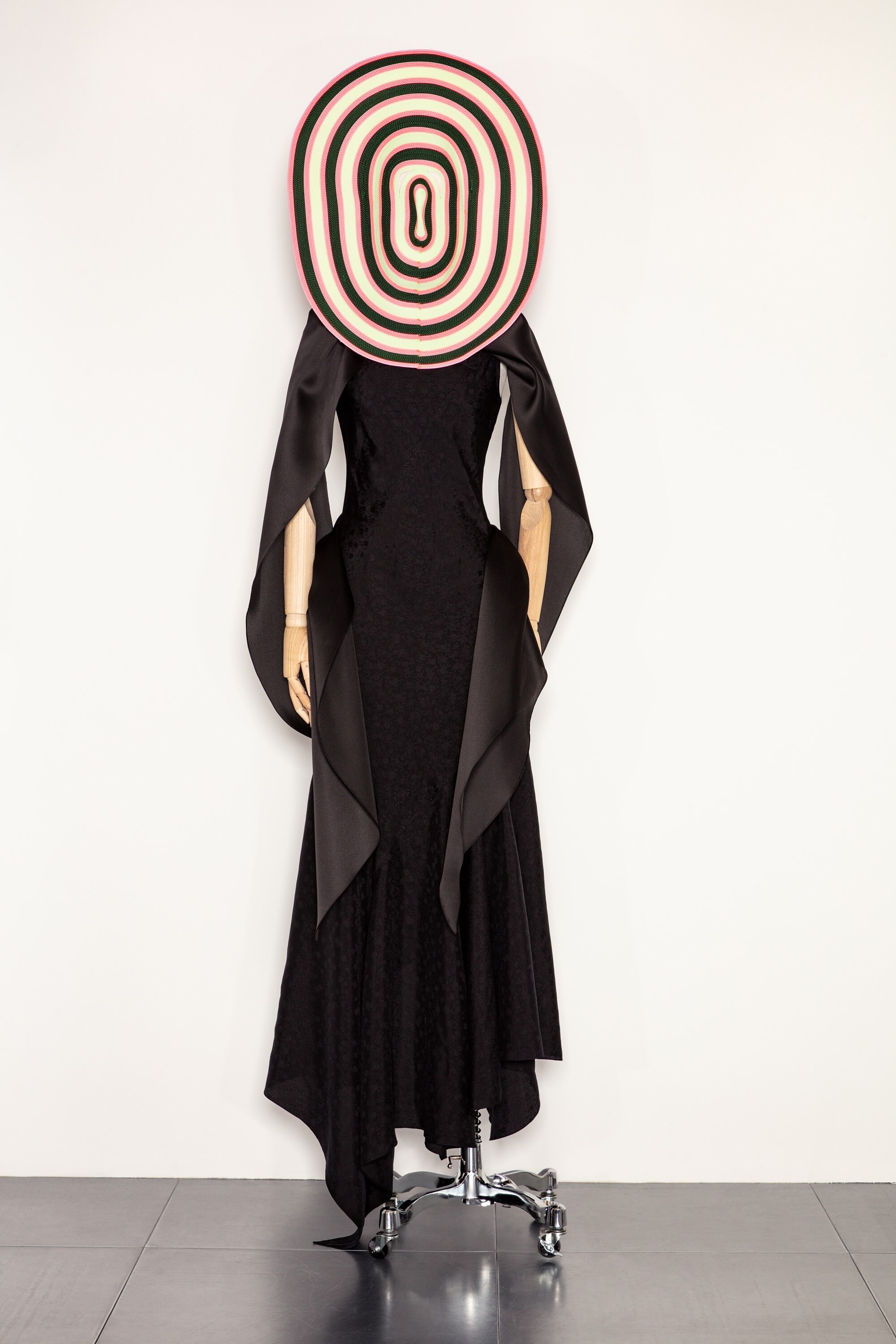 JW Anderson Women_s RE21 Look 3
