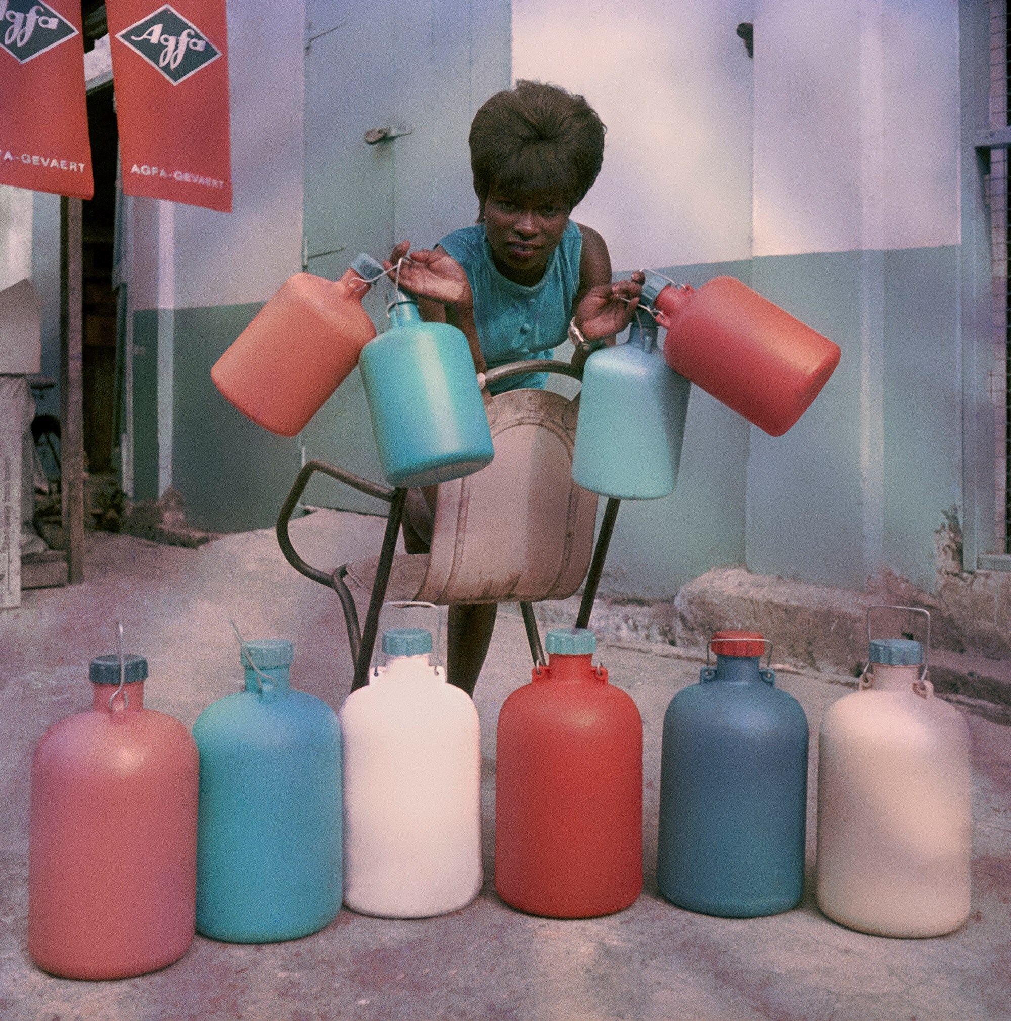web Sick-Hagemeyer shop assistant, Accra, c. 1972