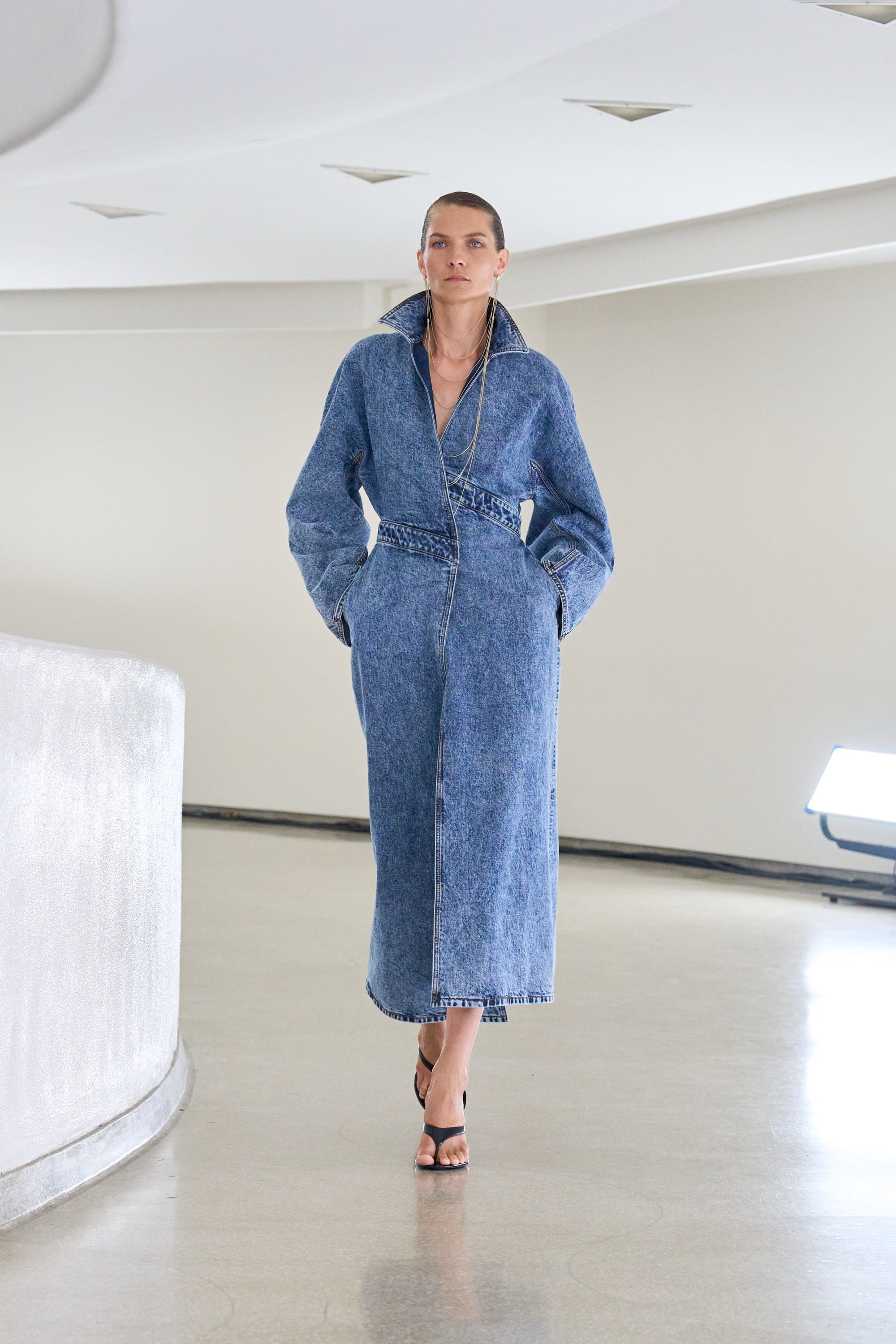 Ala&#239;a Winter/Spring 2025 WS25 NYFW Guggenheim Pieter Mulier