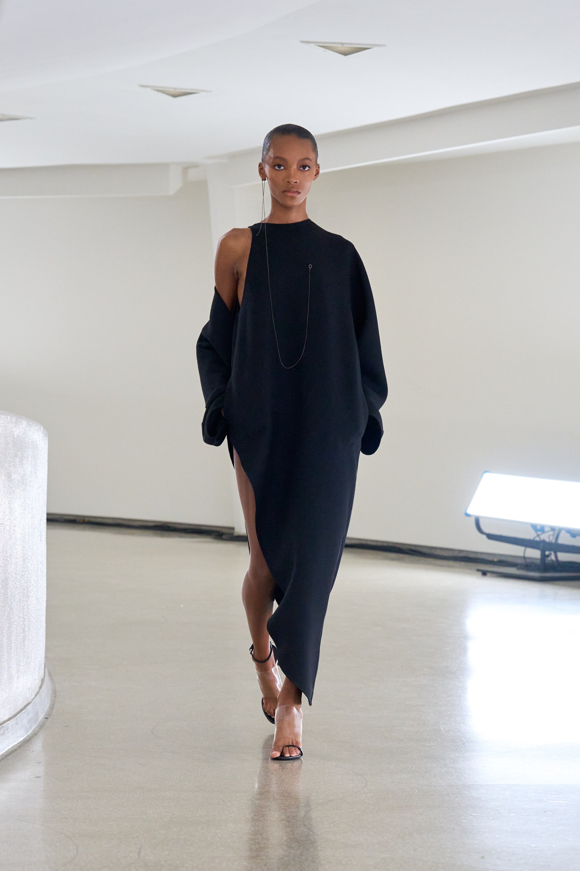Ala&#239;a Winter/Spring 2025 WS25 NYFW Guggenheim Pieter Mulier