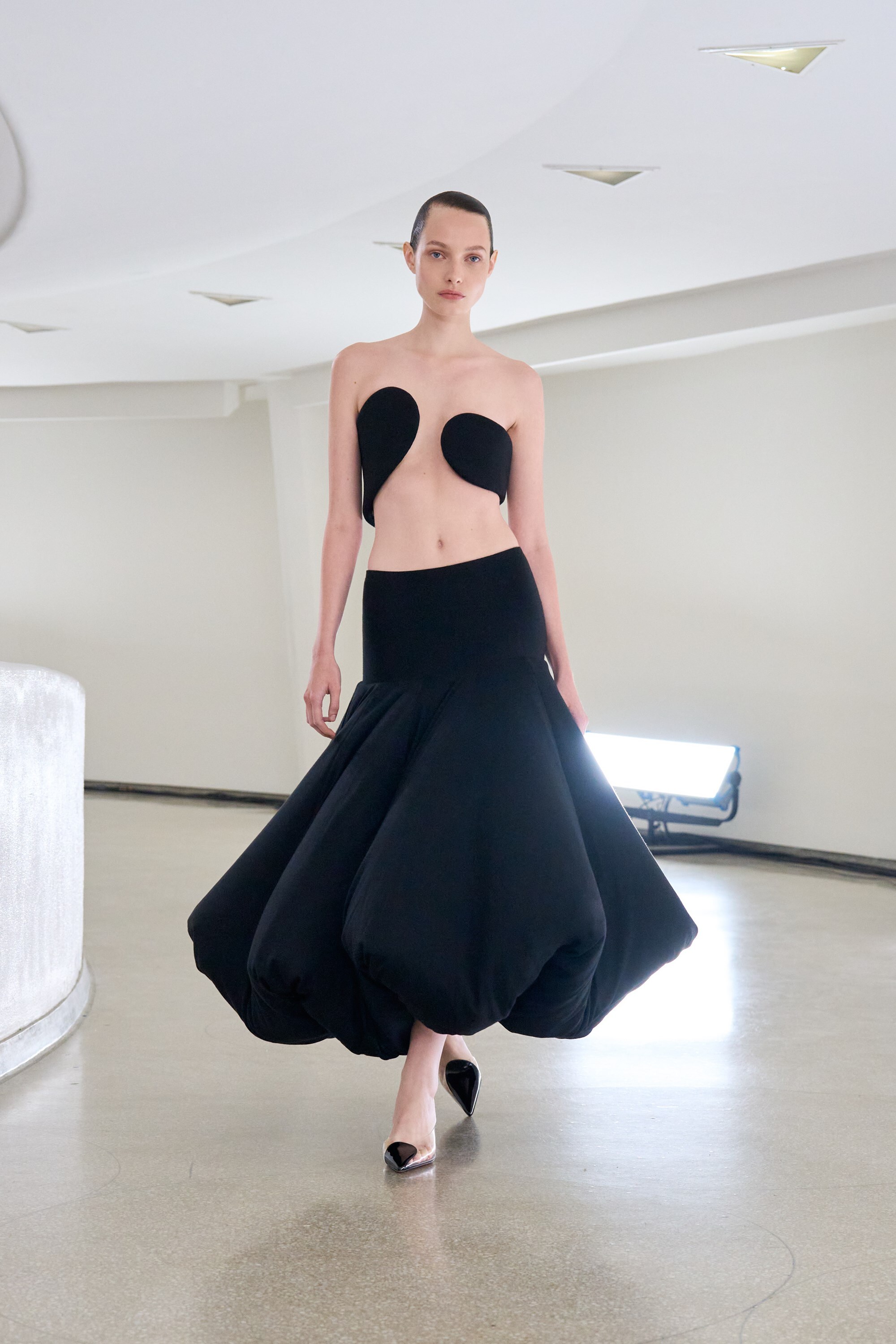 Ala&#239;a Winter/Spring 2025 WS25 NYFW Guggenheim Pieter Mulier