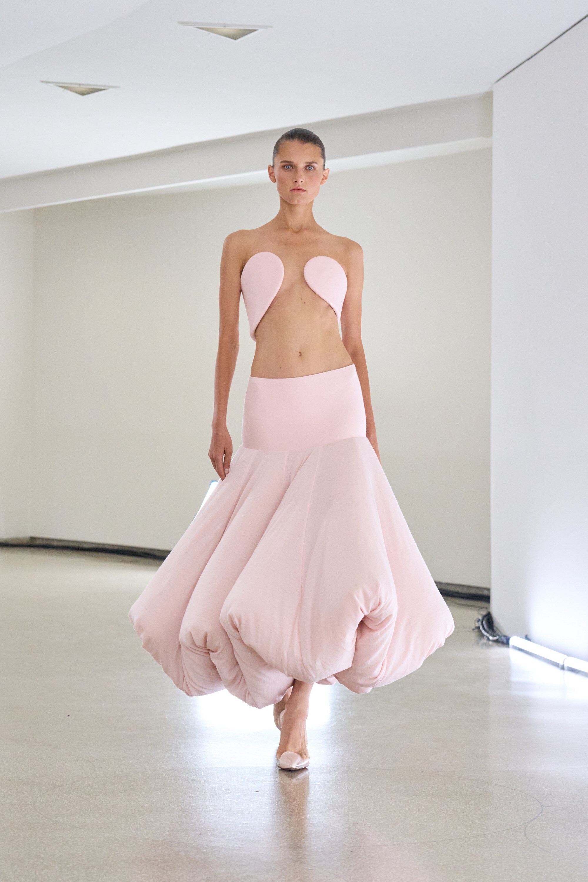 Ala&#239;a Winter/Spring 2025 WS25 NYFW Guggenheim Pieter Mulier