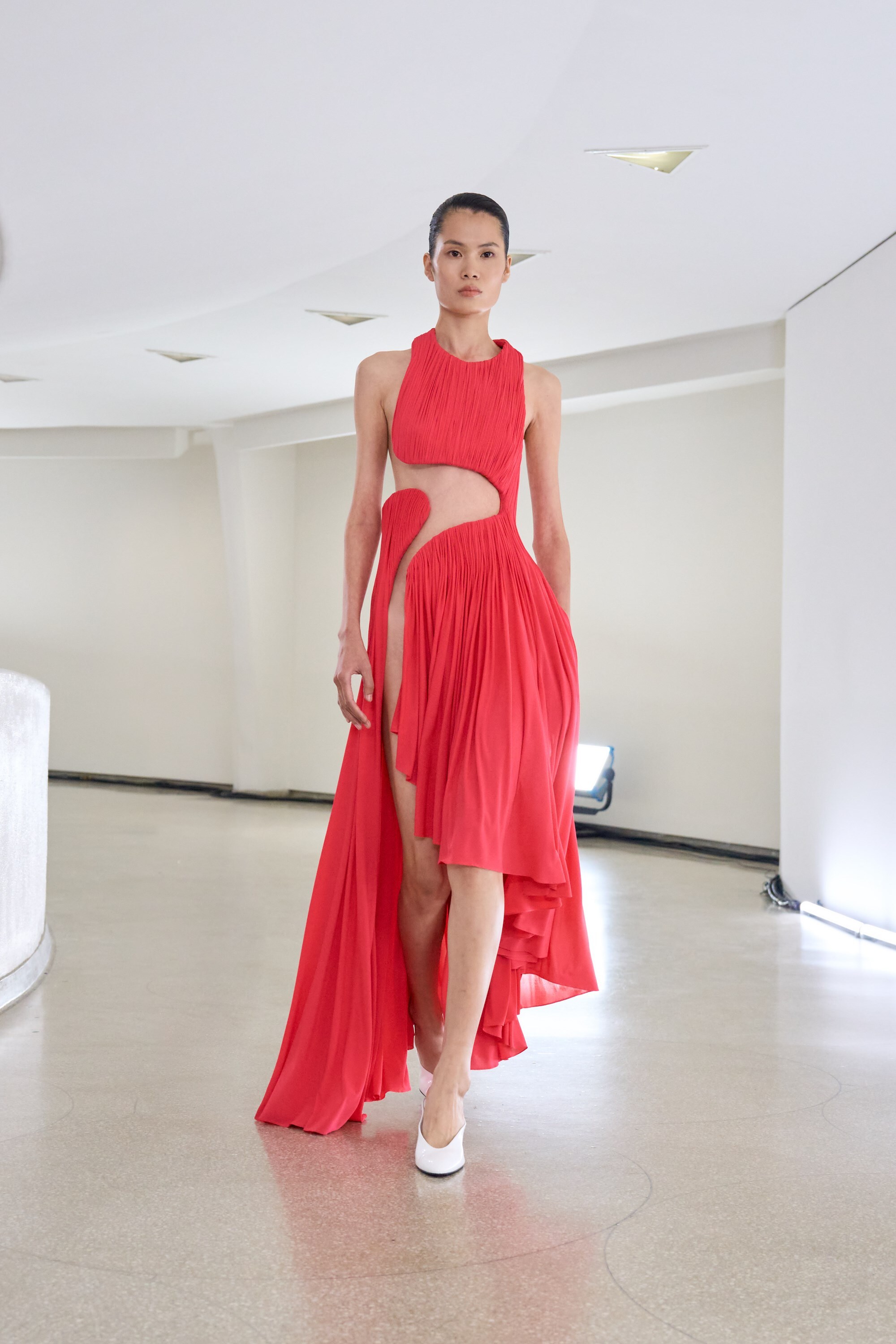 Ala&#239;a Winter/Spring 2025 WS25 NYFW Guggenheim Pieter Mulier