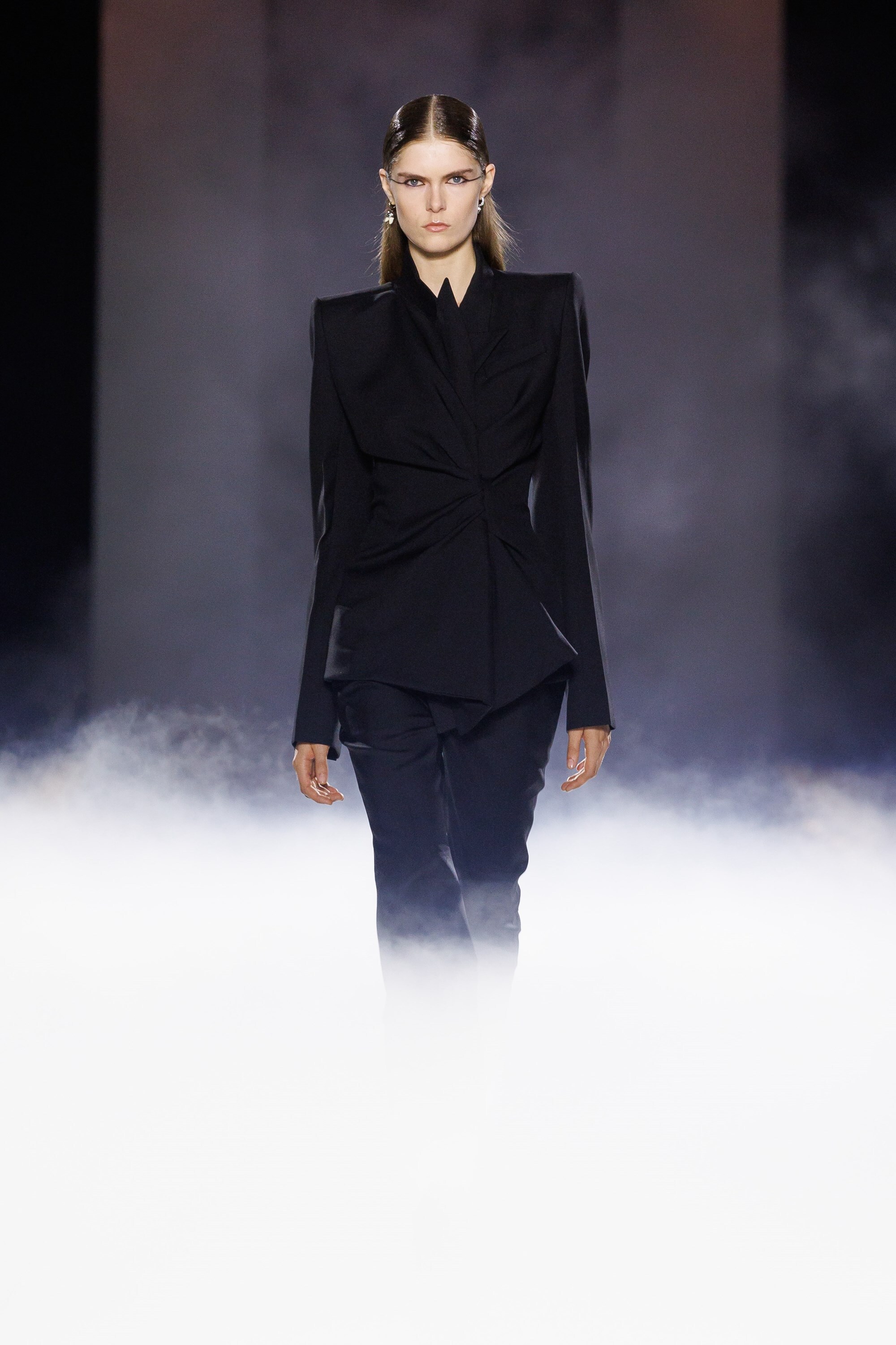 McQueen Spring/Summer 2025 SS25 Se&#225;n McGirr show collection