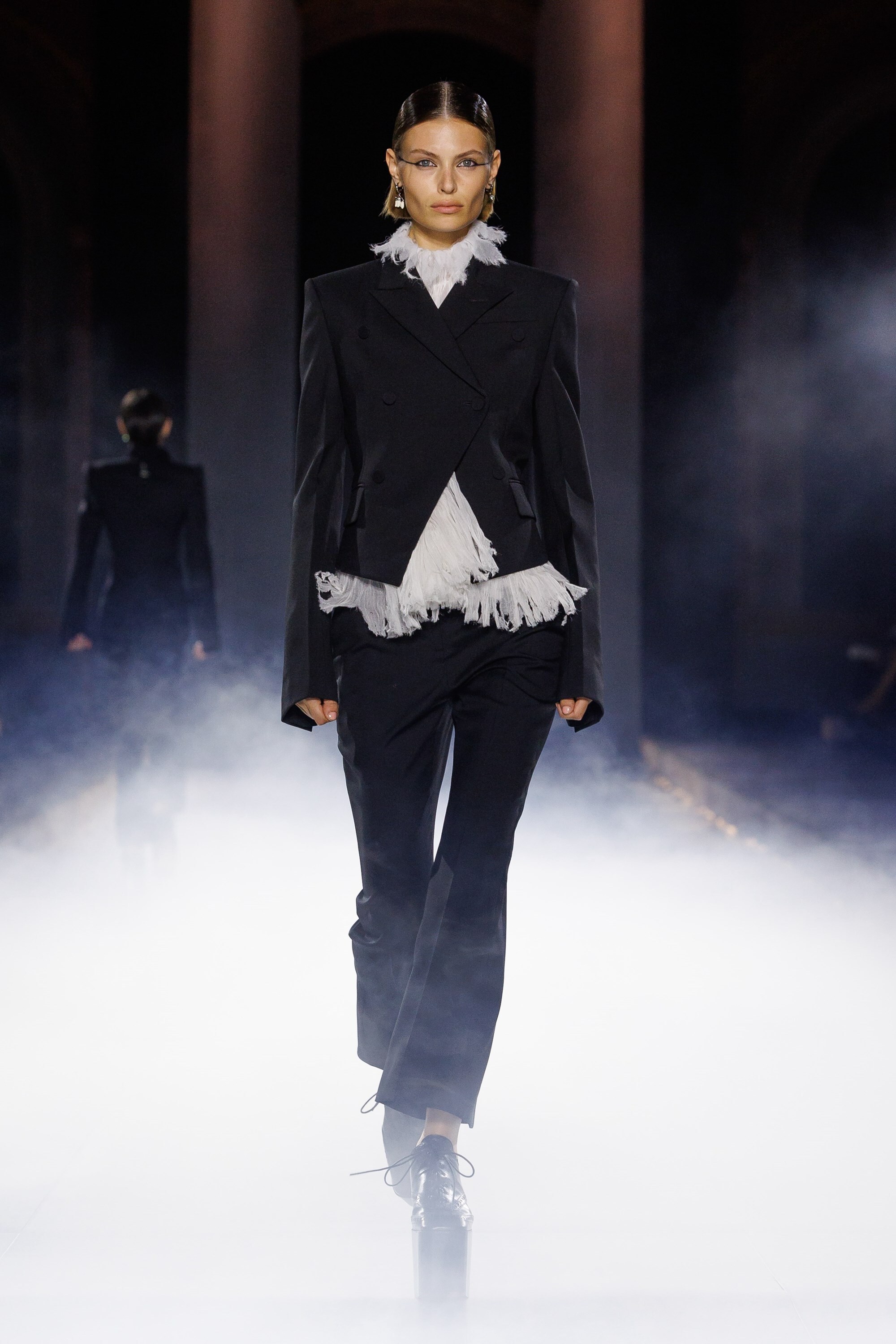 McQueen Spring/Summer 2025 SS25 Se&#225;n McGirr show collection