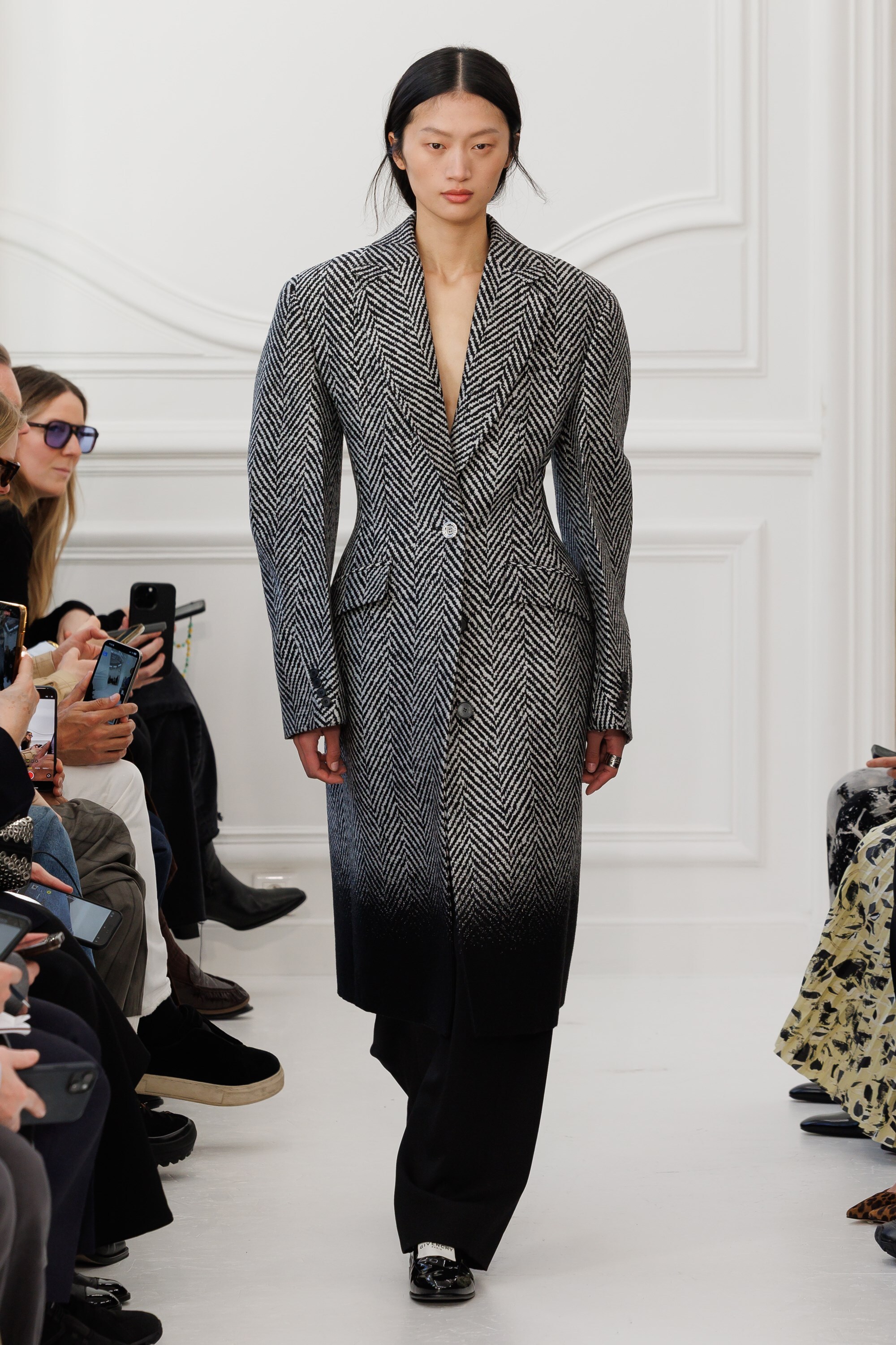 Givenchy_Womenswear_AW25_Look_09