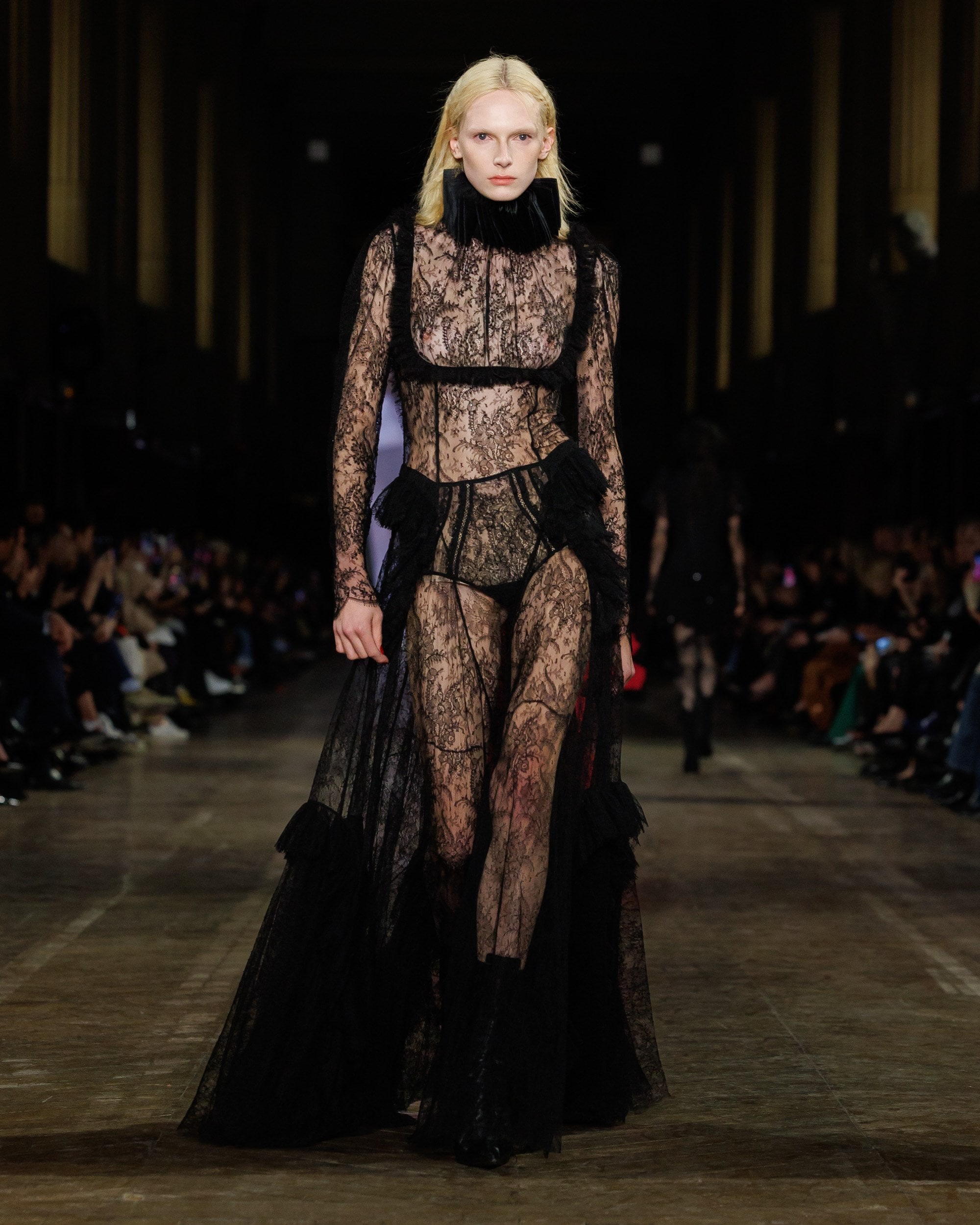 McQueen_AW25_Look_13