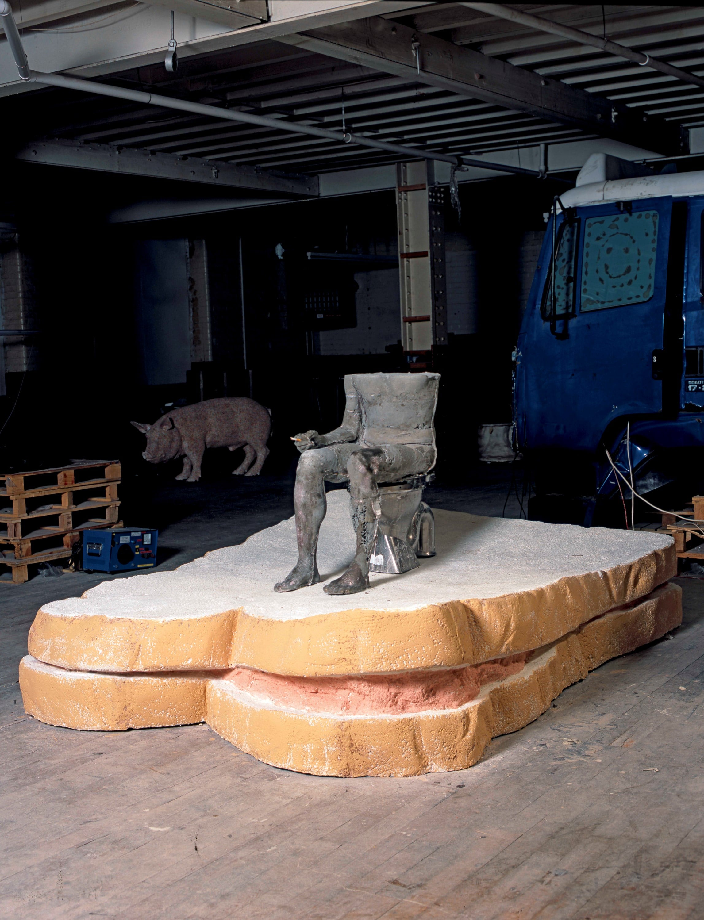 19. Sarah Lucas, Cnut, 2004